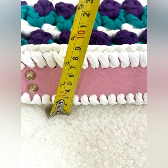 Stylish Handcrafted Mini Bag - Picture 4 of 8